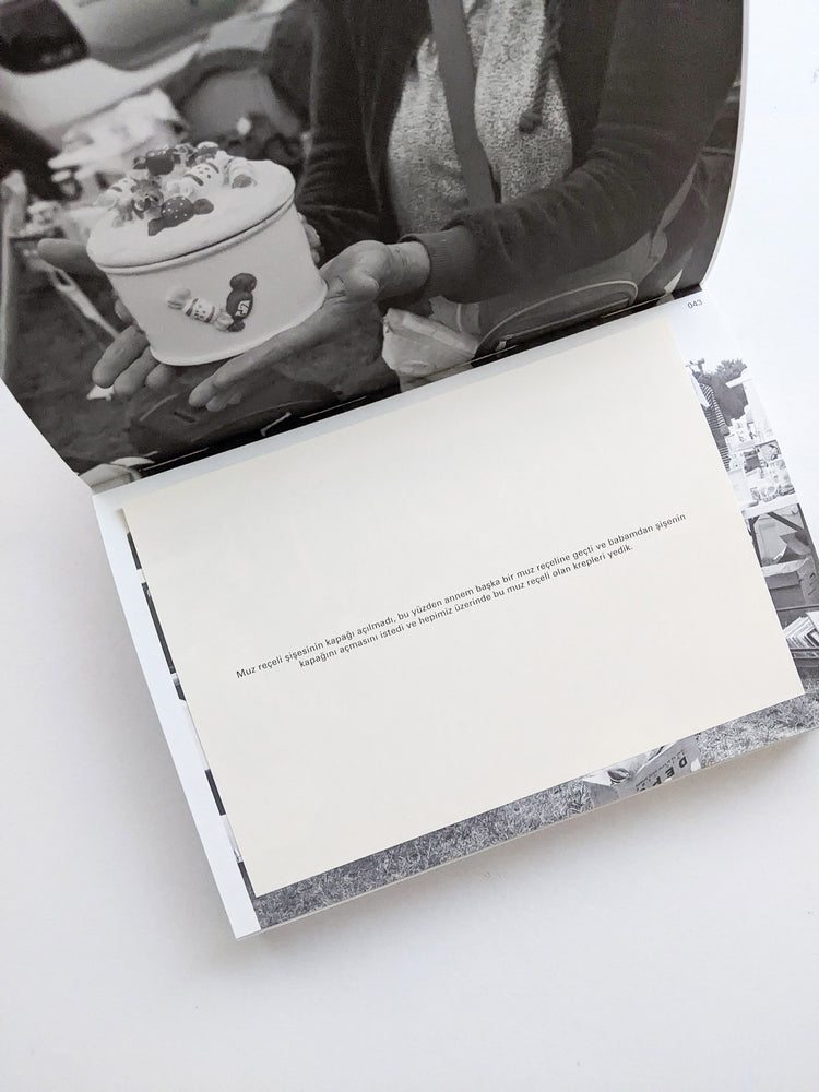 The banana jam jar lid could not be opened, so mom switched to another banana jam jar and asked dad to open the lid on that one, we all ate crepe with this banana jam on it. ―Kazuya Nakayama