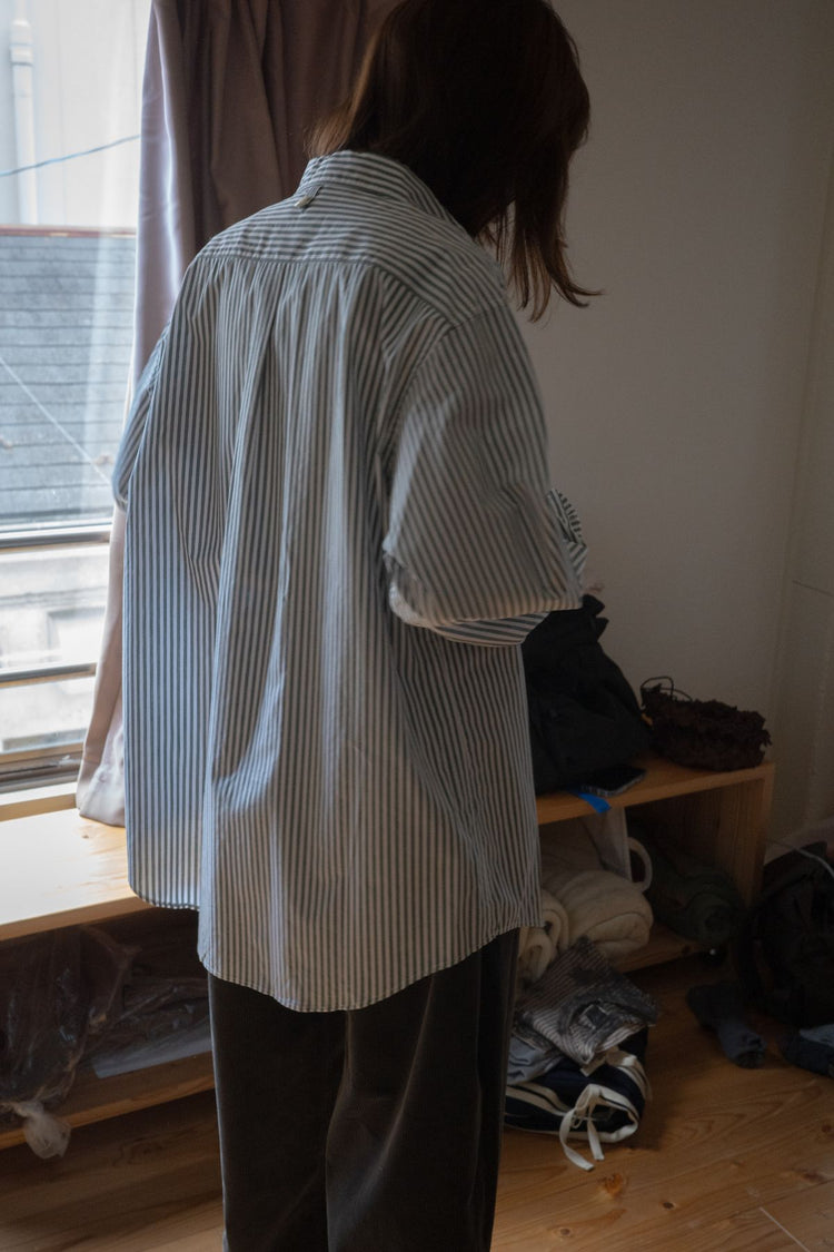 Horizontal collar shirt (original)