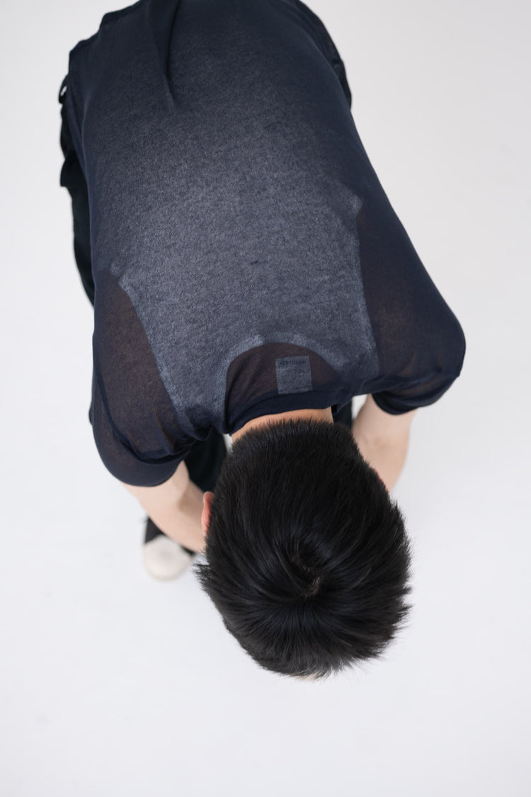 Thin knit T-shirt