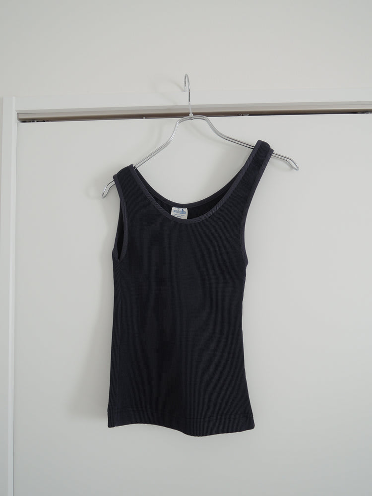 Stretched-out tank top