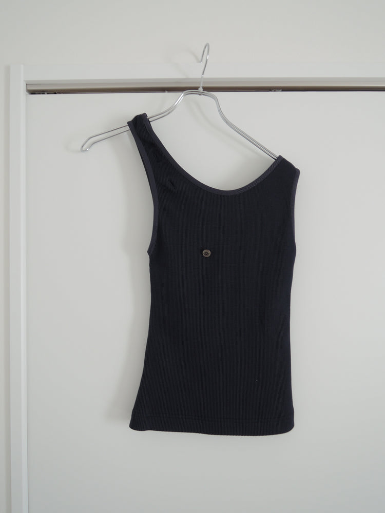 Stretched-out tank top