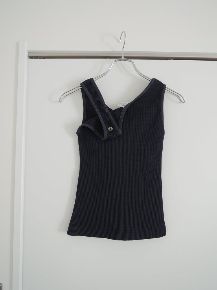 Stretched-out tank top