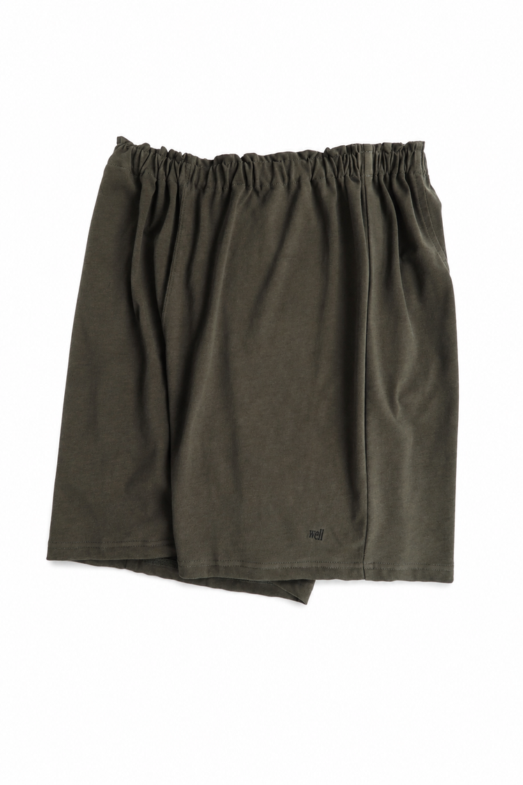 Tilted logo shorts