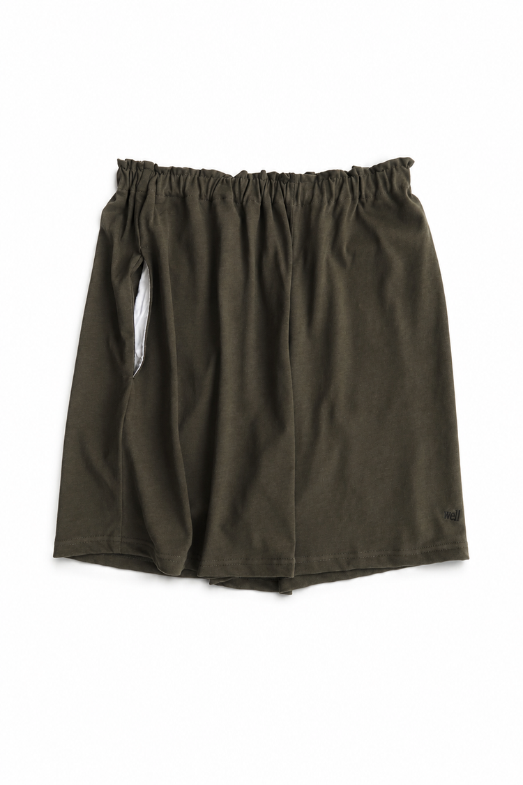Tilted logo shorts