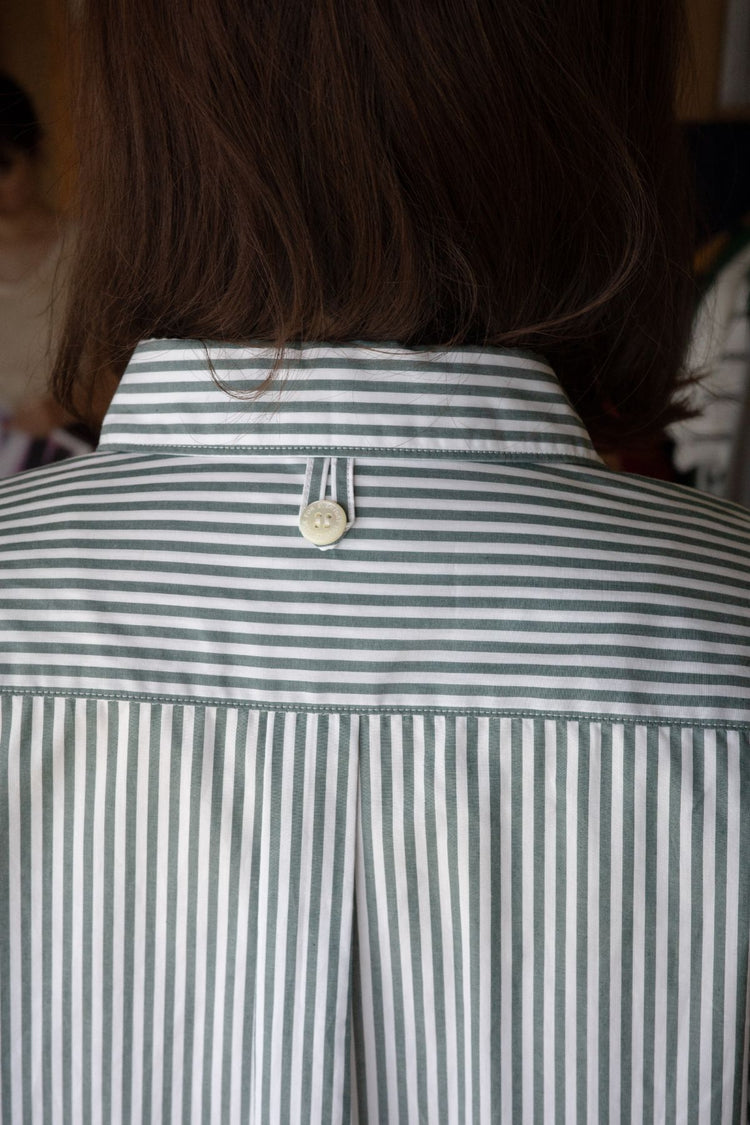 Horizontal collar shirt (original)